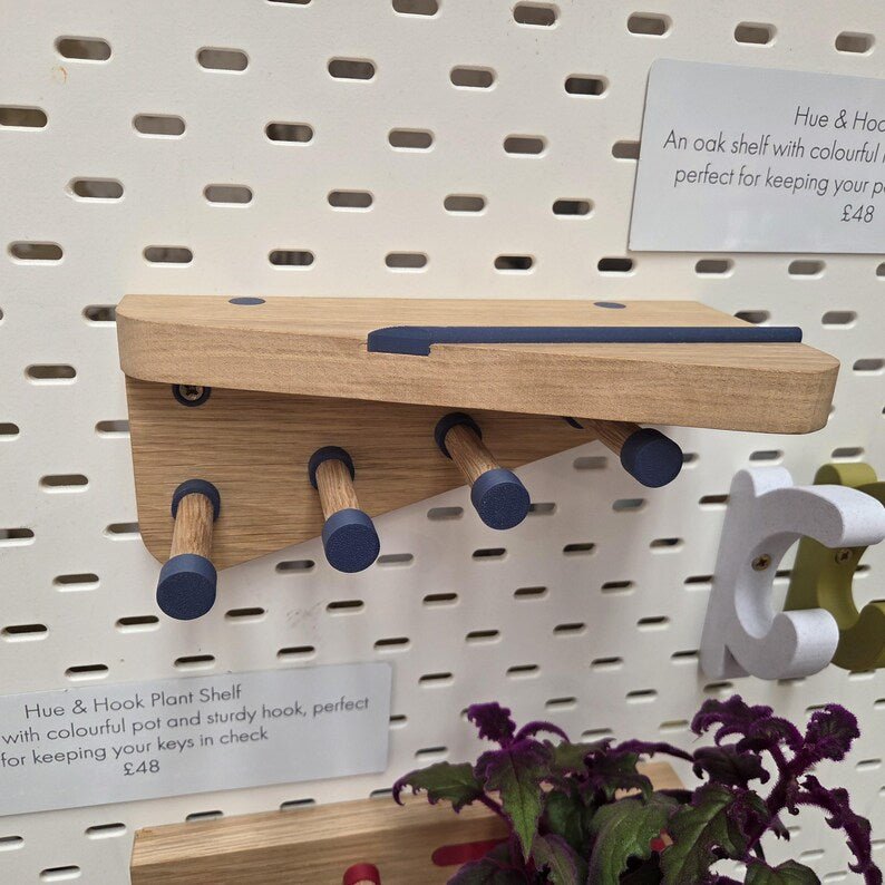 Hue & Hook Oak Entryway Organiser with Key Pegs and Shelf